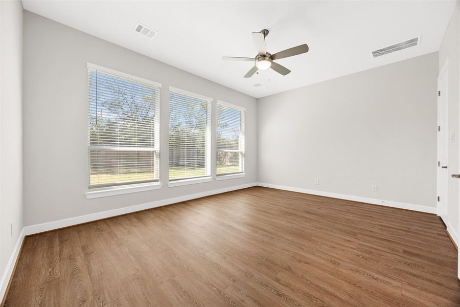 Spacious, unfurnished interior of a new home in , Tomball (Image 31). Spacious, unfurnished interior of a new home in , Tomball (Image 31).