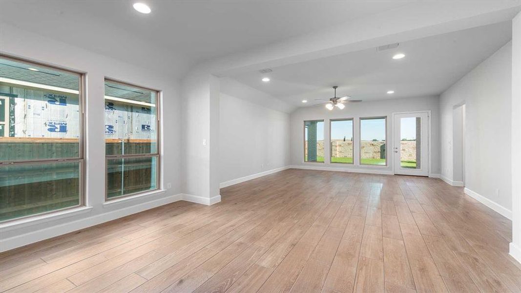 Spacious, unfurnished interior of a new home in Trinity Falls 45', McKinney (Image 14). Spacious, unfurnished interior of a new home in Trinity Falls 45', McKinney (Image 14).