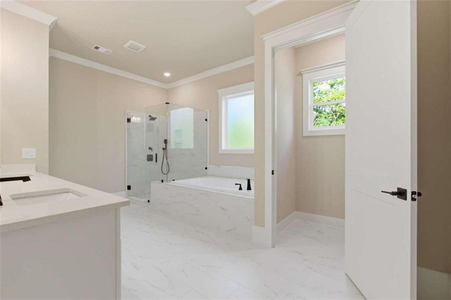 Spacious, unfurnished interior of a new home in , Clarkesville (Image 53).