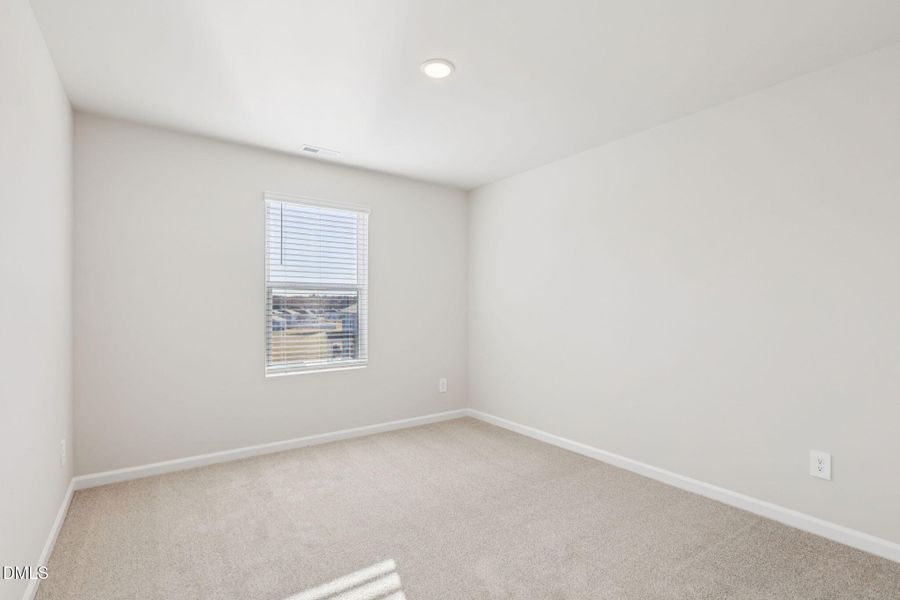 27-web-or-mls-Raleigh - Oak Manor - 145