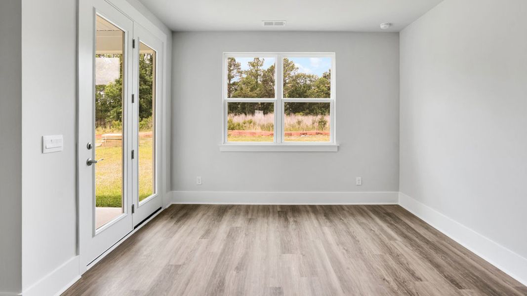 Spacious, unfurnished interior of a new home in Rolling Hills, Bolivia (Image 26).