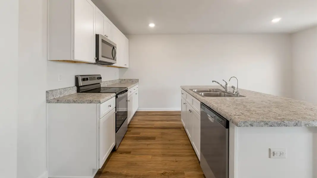 Furnished interior view inside a new home in Liberty, Panama City (Image 3).