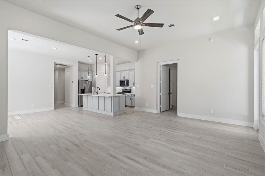 Representative model home photos shown for illustrative purposes only. Actual home, features, and finishes may vary. Home is currently under construction.