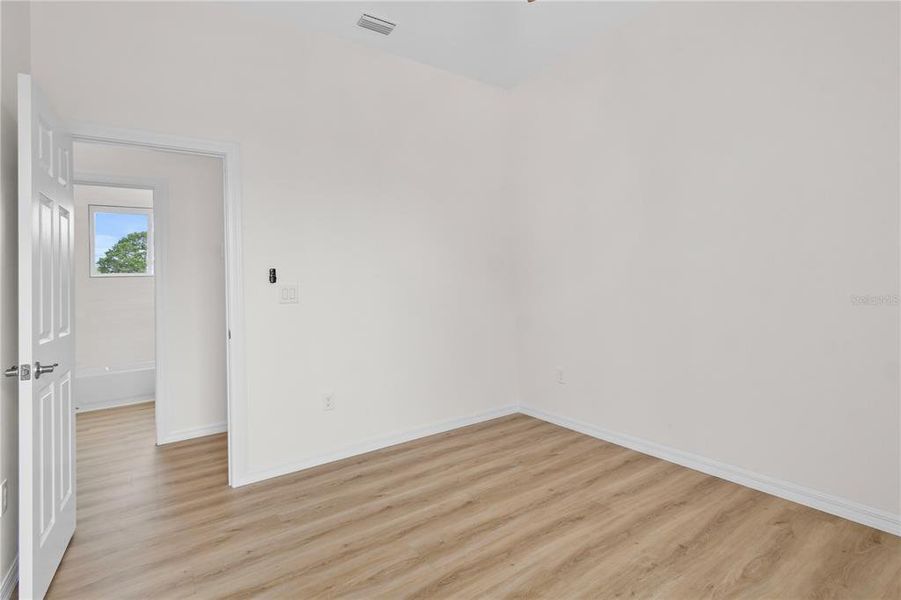 Spacious, unfurnished interior of a new home in , St. Petersburg (Image 41).
