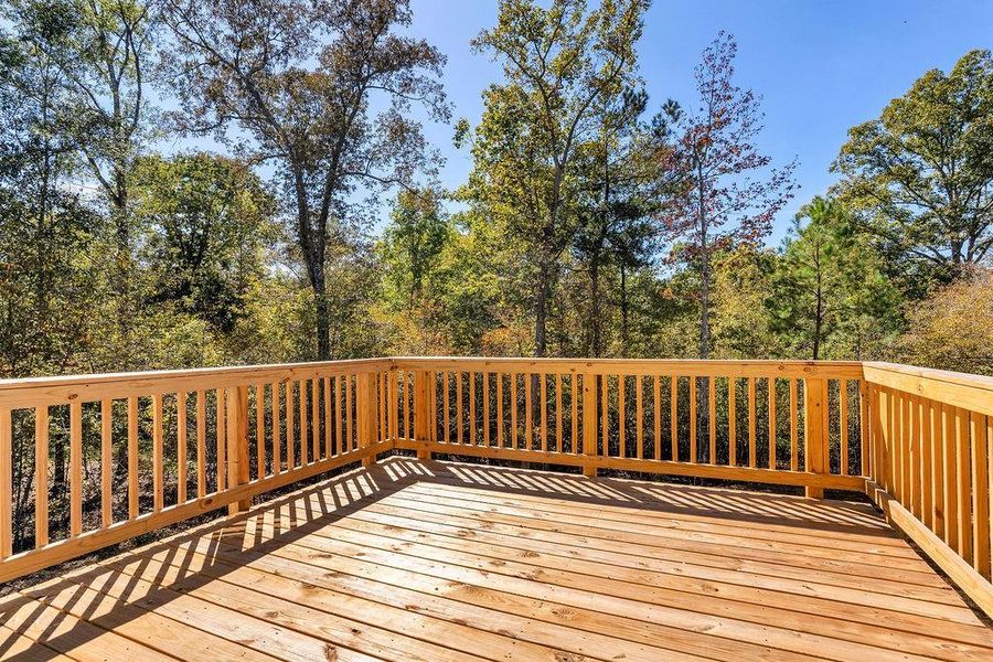 Exterior details and patio area of a home in Waters Edge, Mansfield (Image 3).
