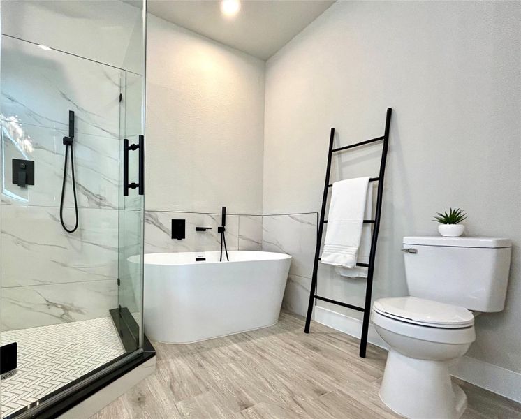 Furnished interior view inside a new home in , Bastrop (Image 12).