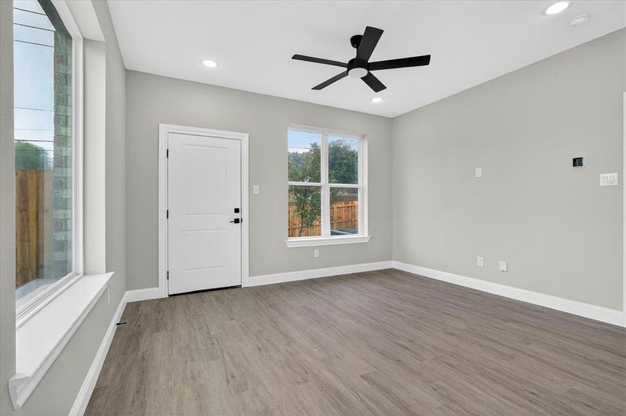 Spacious, unfurnished interior of a new home in , Grand Prairie (Image 25).