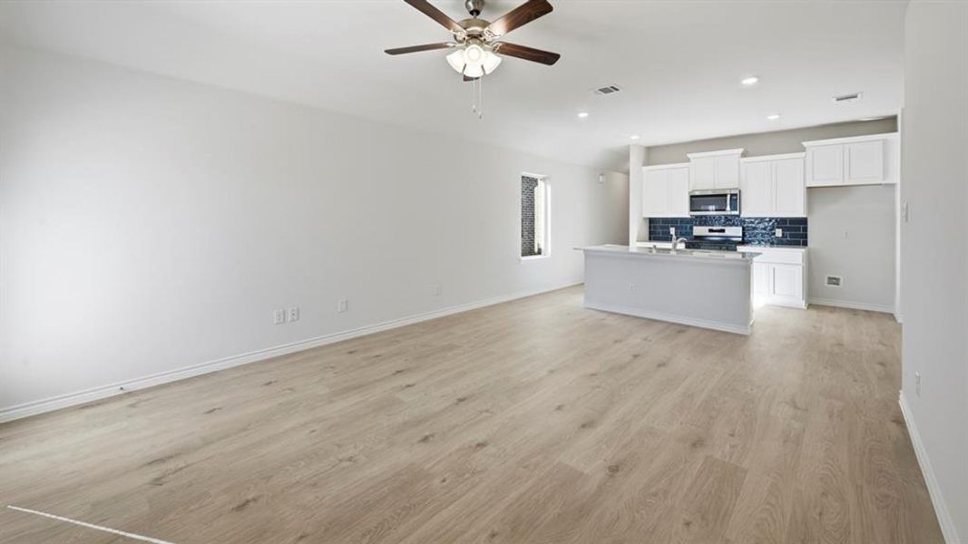 Spacious, unfurnished interior of a new home in Winchester Crossing, Princeton (Image 33).