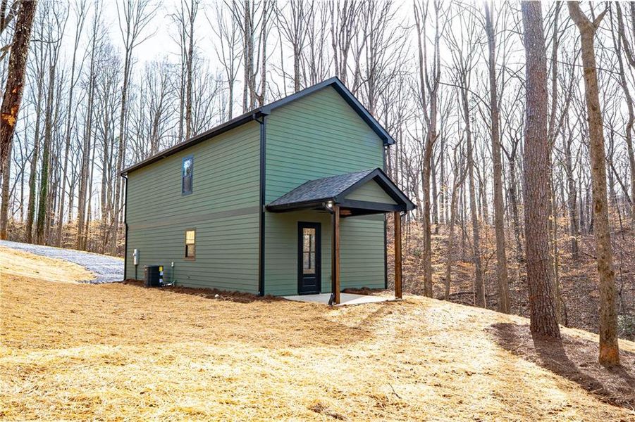 Exterior details and patio area of a home in , Dawsonville (Image 20).