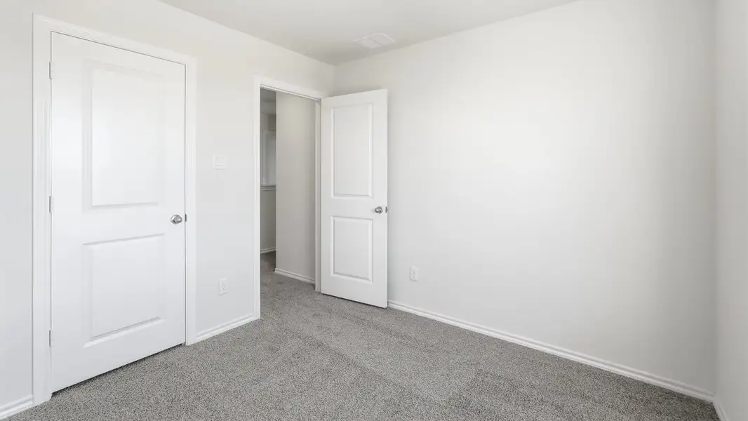 Spacious, unfurnished interior of a new home in Leonard Crossing, Leonard (Image 8).