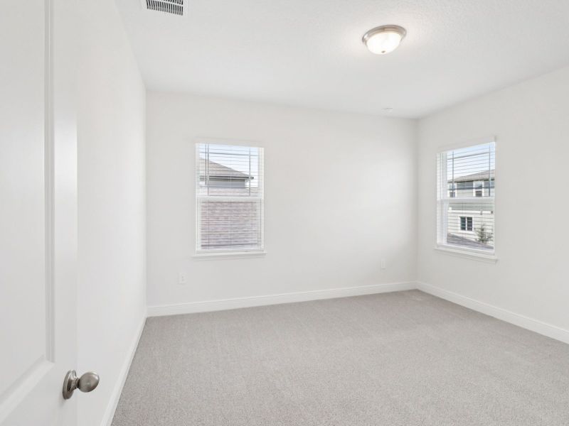 Spacious, unfurnished interior of a new home in Cyrene at Minneola, Minneola (Image 13).