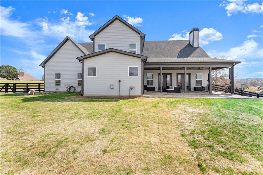 Exterior details and patio area of a home in , Dawsonville (Image 4).