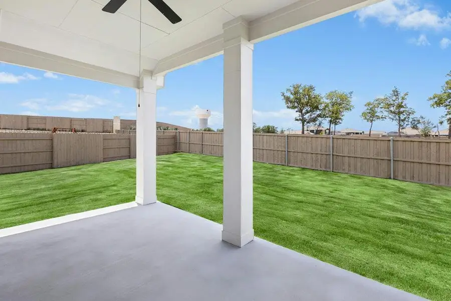 Image 28 of a home in The Colony.