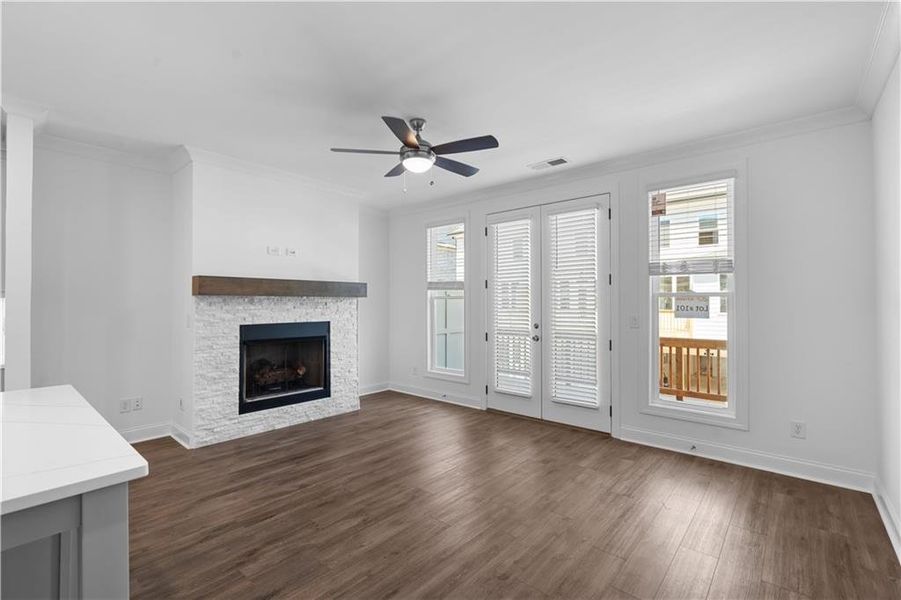 Spacious, unfurnished interior of a new home in Evanshire Townhomes, Duluth (Image 23).