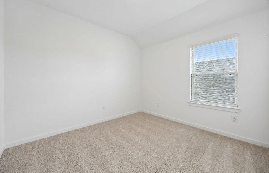 Spacious, unfurnished interior of a new home in Ellerden, Tomball (Image 35).