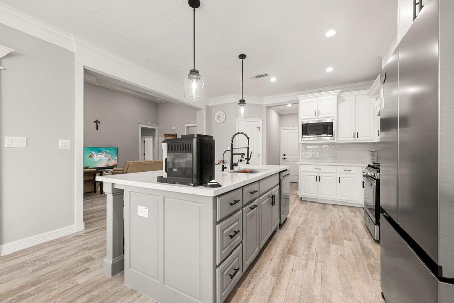 Furnished interior view inside a new home in , Beaumont (Image 15).