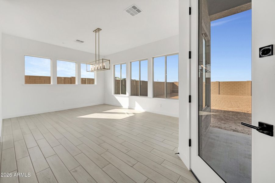 L163-HDR004 L163-HDR004