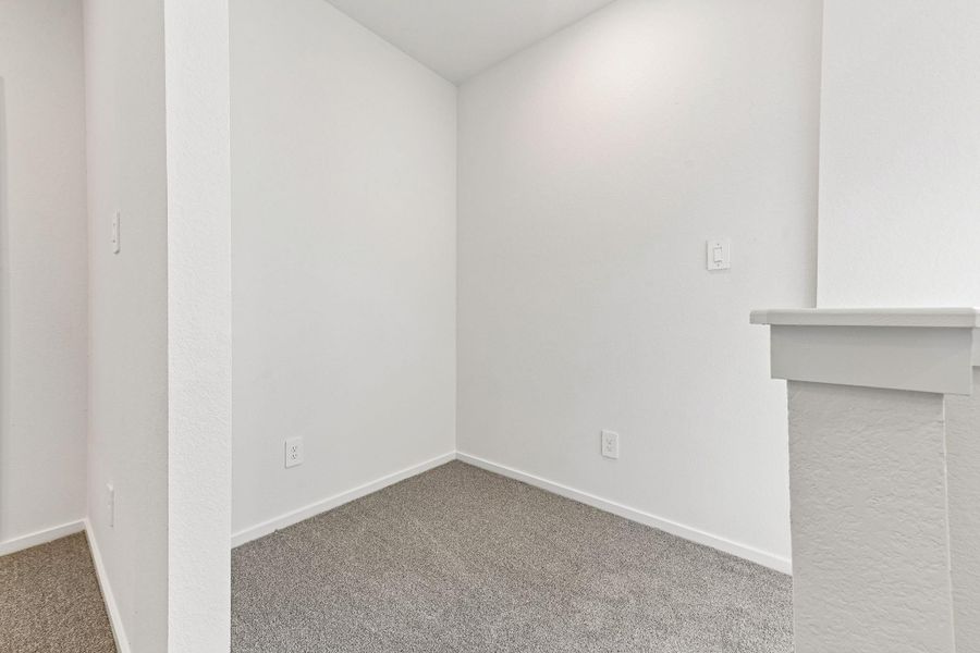 Spacious, unfurnished interior of a new home in Kemah Crossing - City Series, Kemah (Image 29).