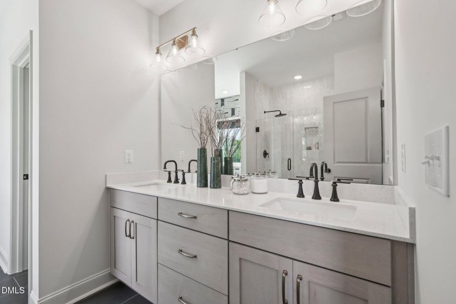 42-web-or-mls-296 Marvel Drive-2904-042