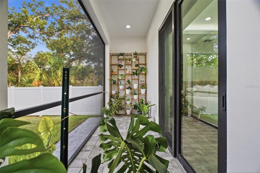 Exterior details and patio area of a home in , Port Charlotte (Image 23).
