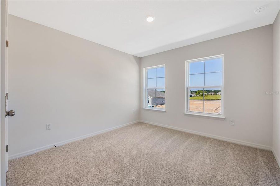 Spacious, unfurnished interior of a new home in Eden Crest, Apopka (Image 7).