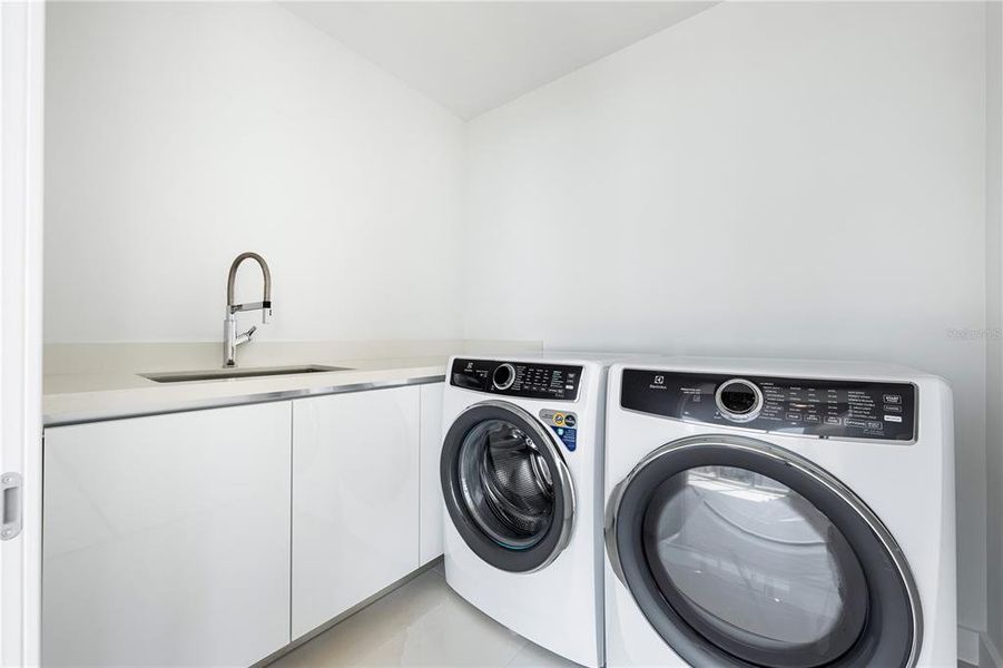 Close-up of interior finishes inside a home in , Sarasota (Image 14).
