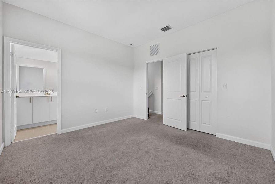 Spacious, unfurnished interior of a new home in , Homestead (Image 14).