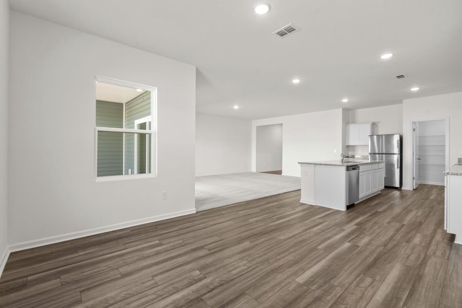Representative unfurnished interior of a home built from the Europa by Starlight Homes in Andalusia, Loris (Image 15).