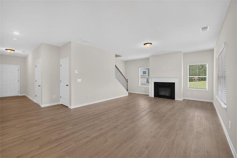 Spacious, unfurnished interior of a new home in Jones Ridge, Dallas (Image 22). Spacious, unfurnished interior of a new home in Jones Ridge, Dallas (Image 22).