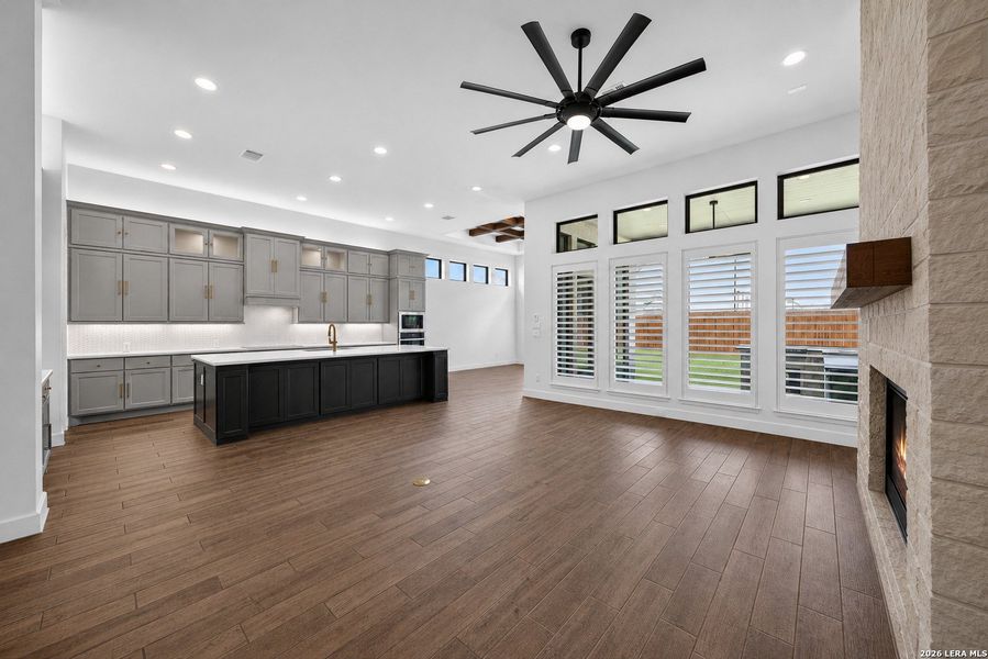 Spacious, unfurnished interior of a new home in Ladera, San Antonio (Image 59). Spacious, unfurnished interior of a new home in Ladera, San Antonio (Image 59).