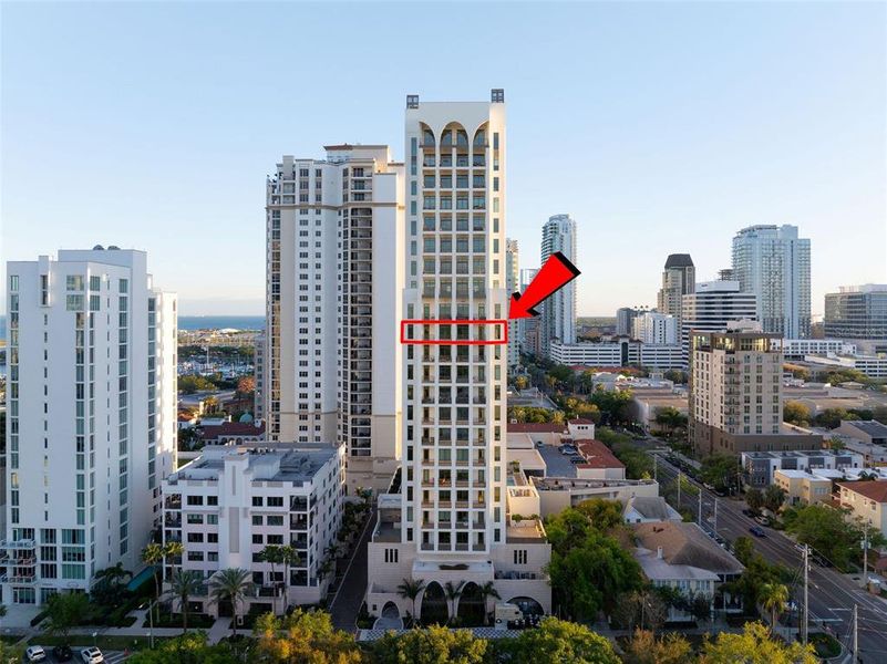 Condo located in St. Petersburg, FL showcasing its design and architecture (Image 4). Condo located in St. Petersburg, FL showcasing its design and architecture (Image 4).