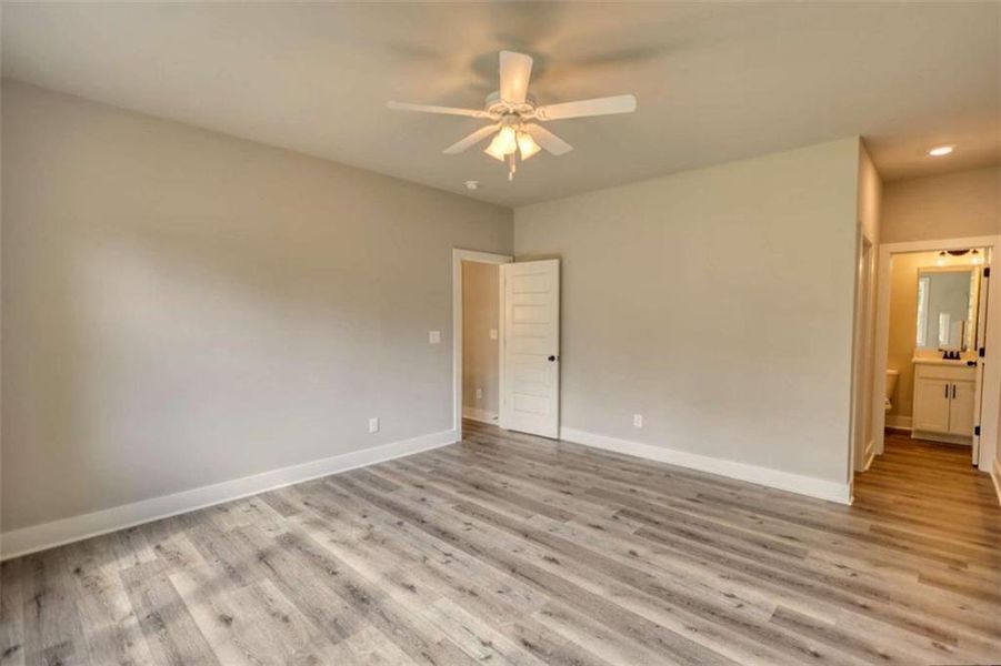 Spacious, unfurnished interior of a new home in , Monticello (Image 24).