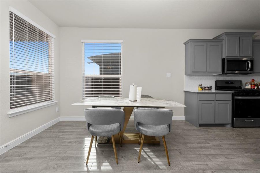 Furnished interior view inside a new home in Trails of Elizabeth Creek, Fort Worth (Image 17).