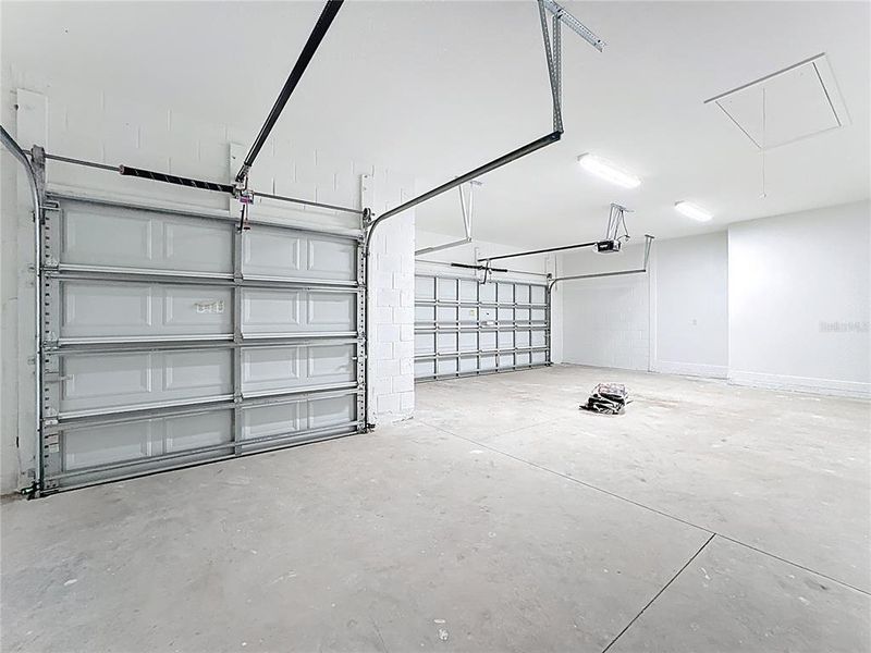 Spacious, unfurnished interior of a new home in , Orlando (Image 23).