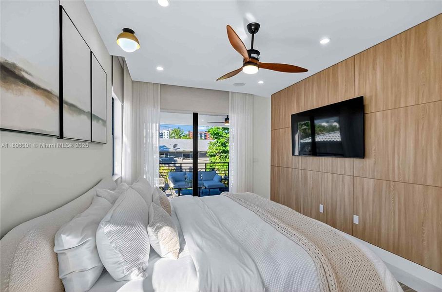 Furnished interior view inside a new home in , Fort Lauderdale (Image 10).