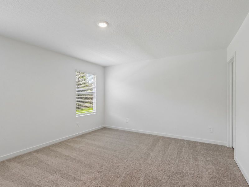 Spacious, unfurnished interior of a new home in The District at Oakleaf - The Grove, Middleburg (Image 12).