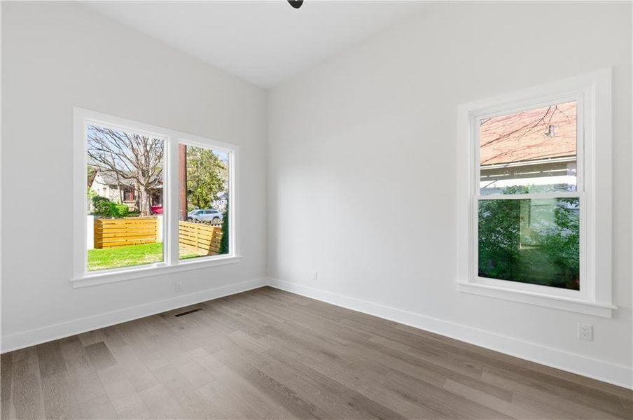 Spacious, unfurnished interior of a new home in , Atlanta (Image 23).
