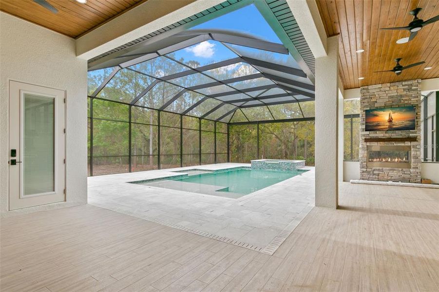 Exterior details and patio area of a home in , Odessa (Image 4).