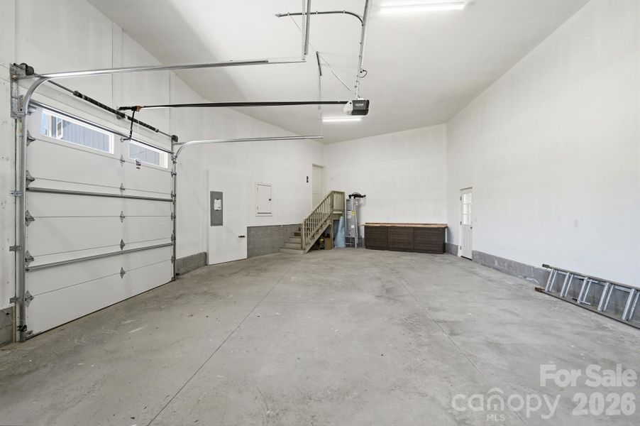 Spacious, unfurnished interior of a new home in , Monroe (Image 20).