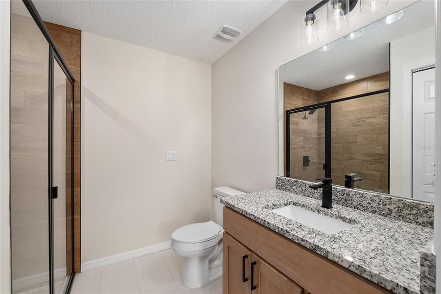 Furnished interior view inside a new home in , Dunnellon (Image 15).