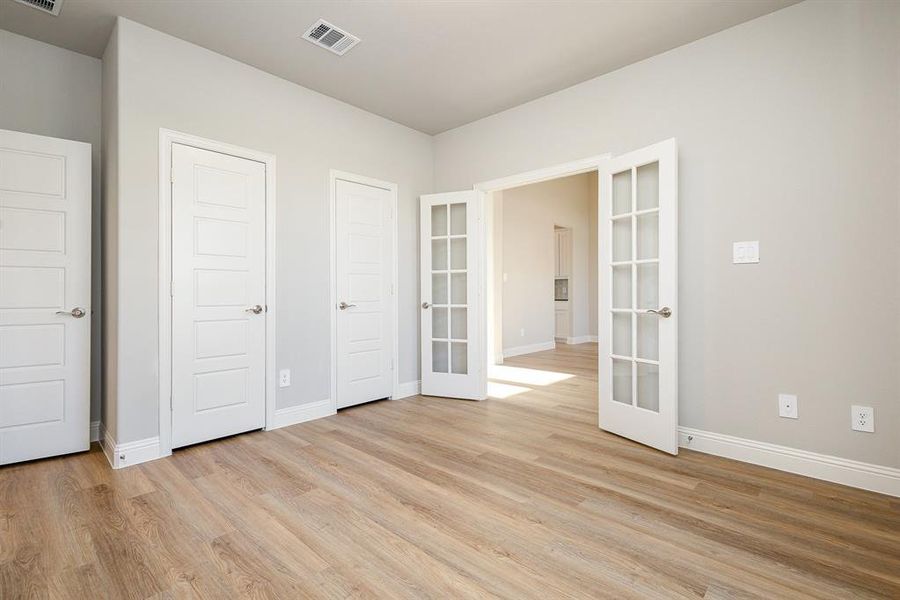 Spacious, unfurnished interior of a new home in , Waxahachie (Image 13).