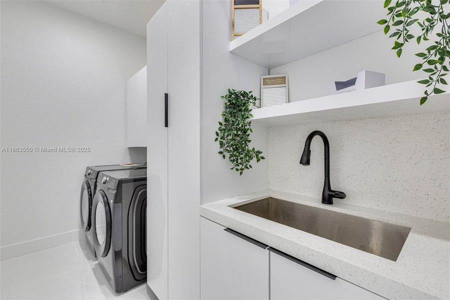 Furnished interior view inside a new home in , Cape Coral (Image 16). Furnished interior view inside a new home in , Cape Coral (Image 16).