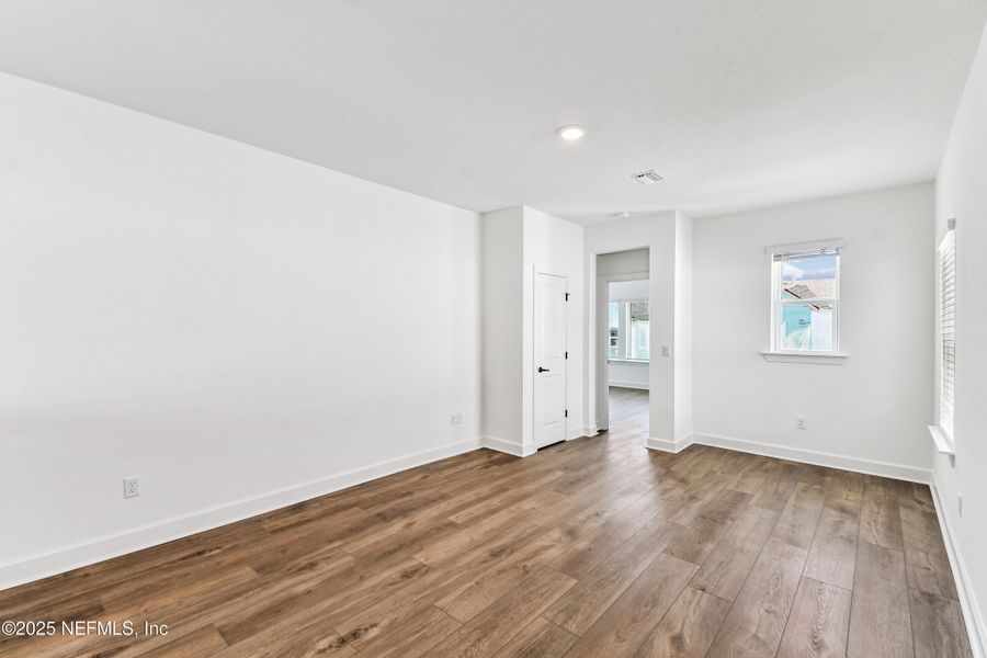 Spacious, unfurnished interior of a new home in Granville at eTown 34', Jacksonville (Image 24).