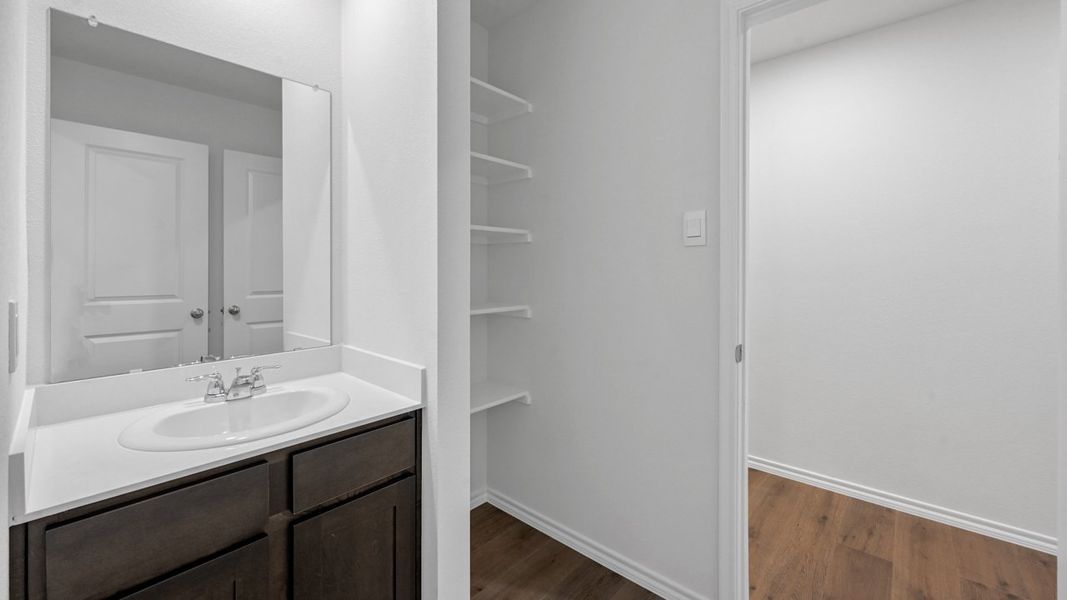 Furnished interior view inside a new home in Saddlebrook, Waxahachie (Image 14).
