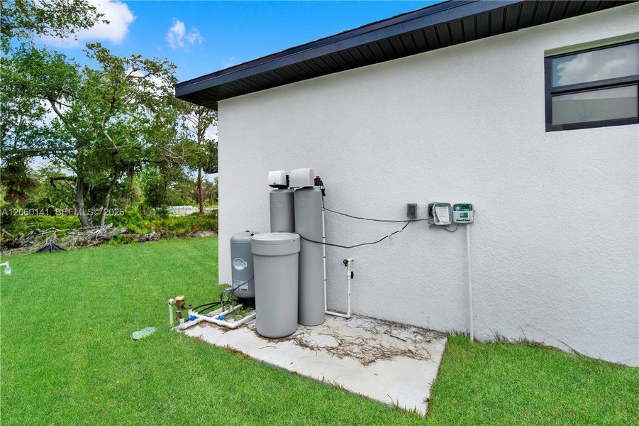 Exterior details and patio area of a home in , Port Charlotte (Image 25). Exterior details and patio area of a home in , Port Charlotte (Image 25).