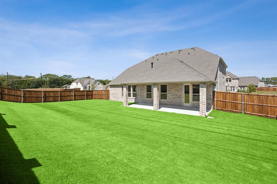 Exterior details and patio area of a home in Lincoln Pointe, Van Alstyne (Image 1). Exterior details and patio area of a home in Lincoln Pointe, Van Alstyne (Image 1).