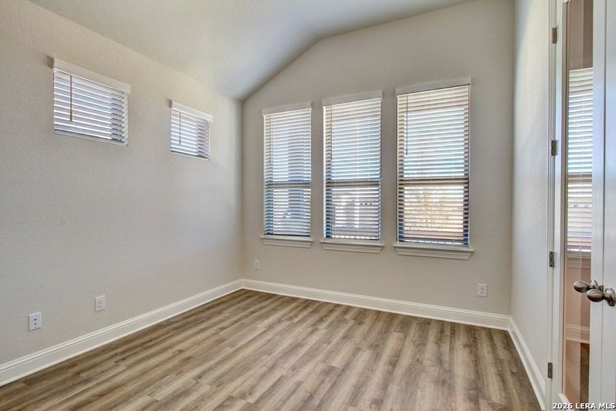 Spacious, unfurnished interior of a new home in Piedmont, San Antonio (Image 16).
