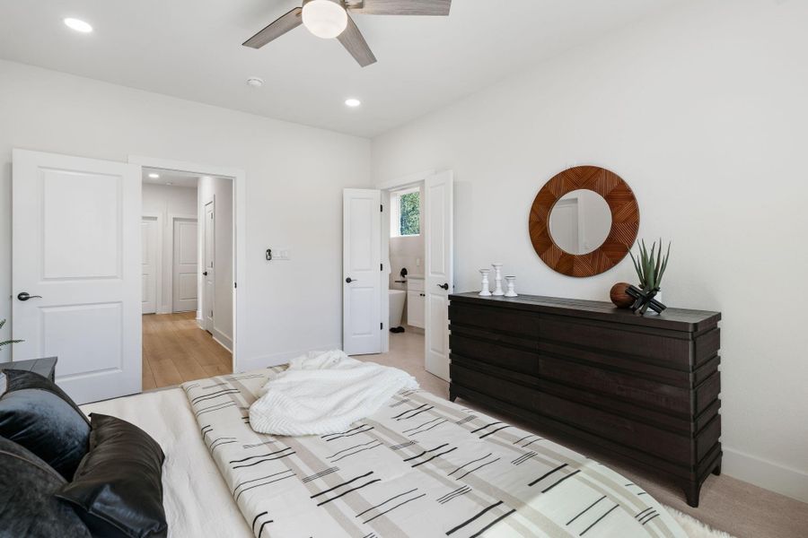 Furnished interior view inside a new home in , Tomball (Image 16).