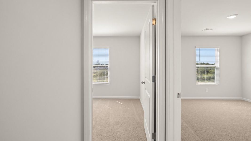Spacious, unfurnished interior of a new home in Rushing Waters Townhomes, North Augusta (Image 22). Spacious, unfurnished interior of a new home in Rushing Waters Townhomes, North Augusta (Image 22).