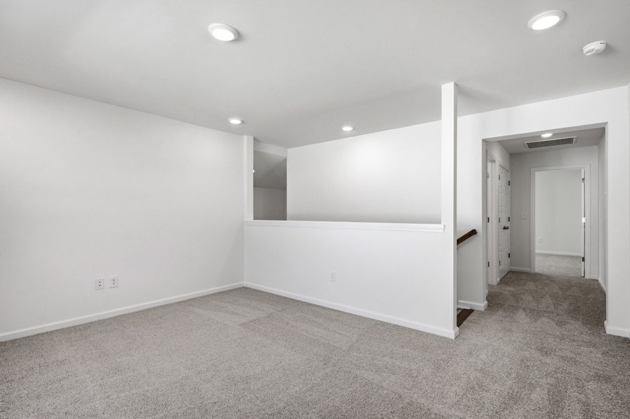 Spacious, unfurnished interior of a new home in Northbrook, Murrells Inlet (Image 41).